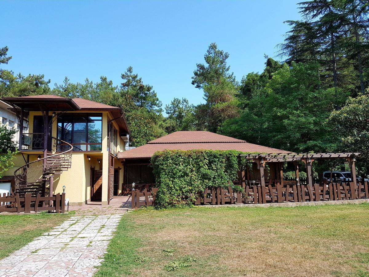 Guest House Black Sea Pizunda Exterior photo