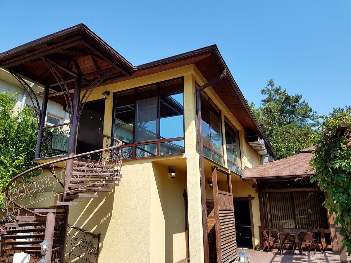 Guest House Black Sea Pizunda Exterior photo